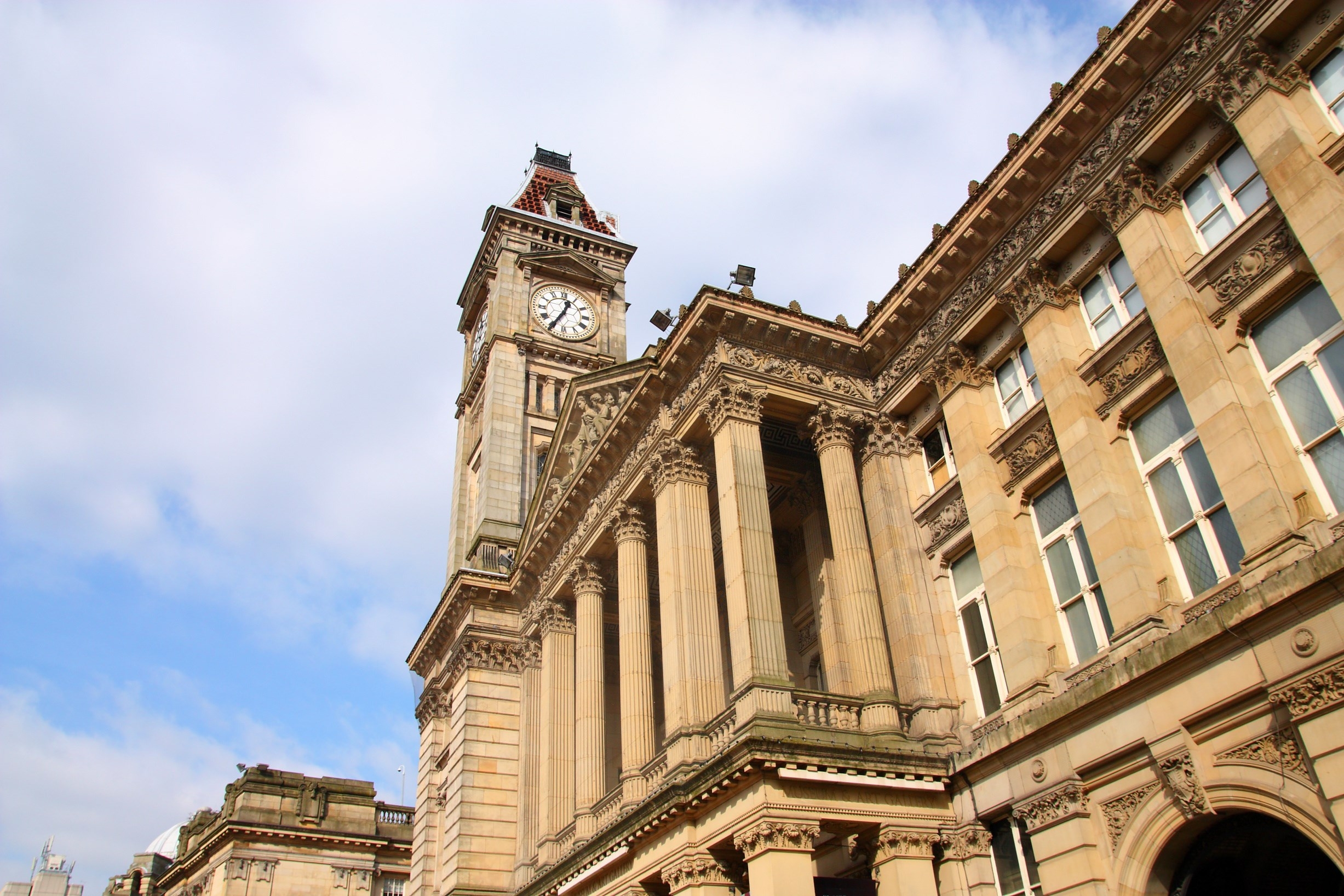 Birmingham Museum & Art Gallery with famous Big Brum clock tower. West Midlands, England.
