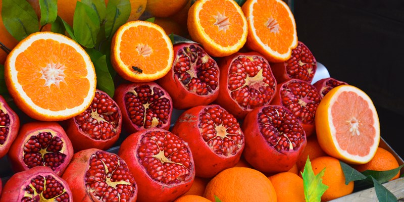 stand of turkey fruits