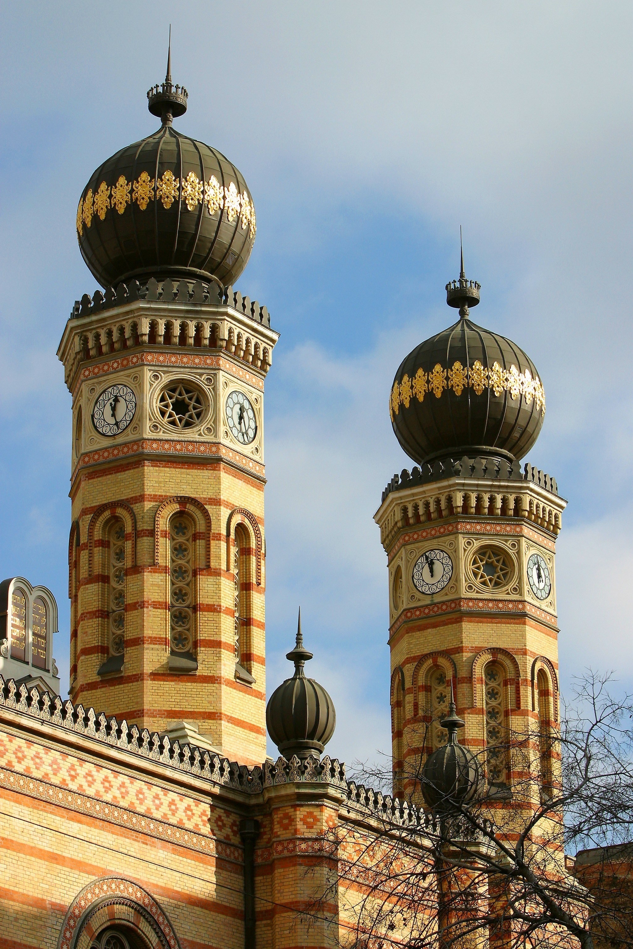 towers of the great synagogue