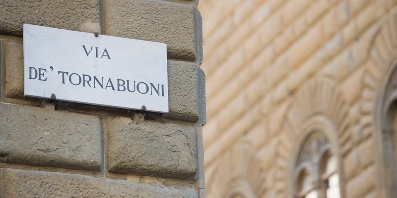 Via de' tornabuoni sign in florence