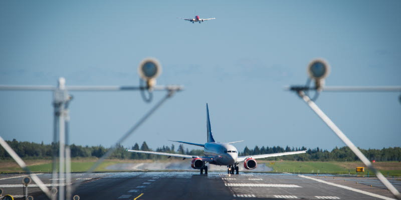 Flygplan som landar Flygplan som landar