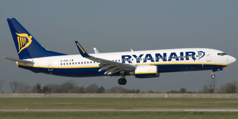 Ett Ryanairflygplan Ett Ryanairflygplan