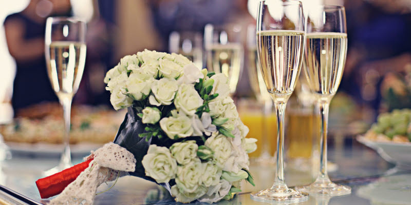 Brudbukett och champagneglas Brudbukett och champagneglas