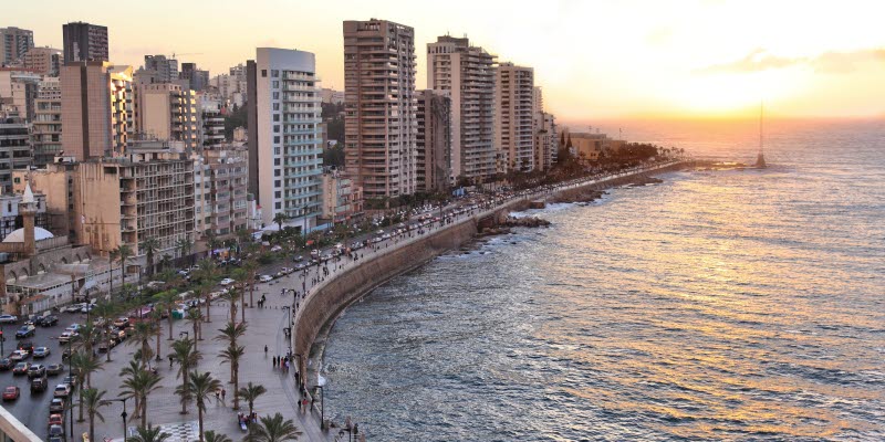 Hus och byggnader vid vatten i Beirut Hus och byggnader vid vatten i Beirut