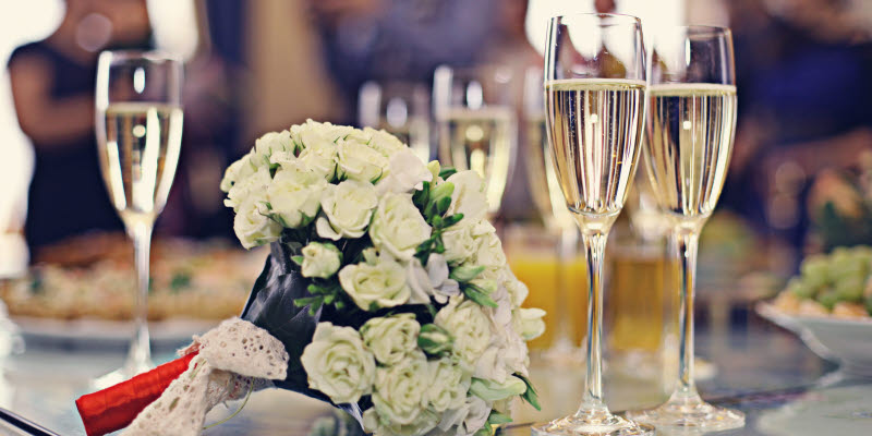 Brudbukett och champagneglas Brudbukett och champagneglas