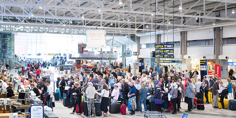 Resenärer i terminal Resenärer i terminal