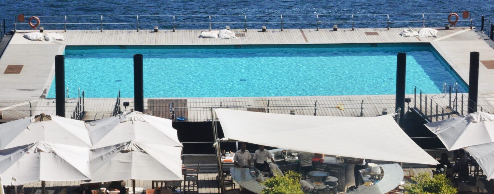 Pool vid Comosjön på hotell Grand Hotel Tremezzo Pool vid Comosjön på hotell Grand Hotel Tremezzo