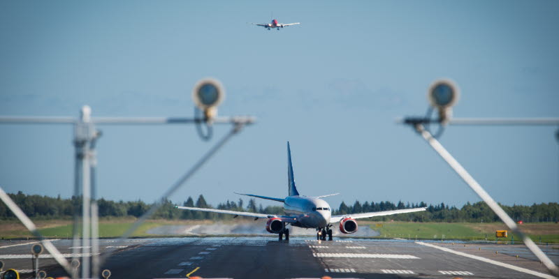 Flygplan som landar Flygplan som landar