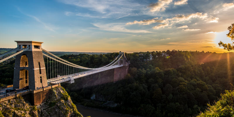 Clifton Suspension Bridge, Bristol i solnedgång Clifton Suspension Bridge, Bristol i solnedgång