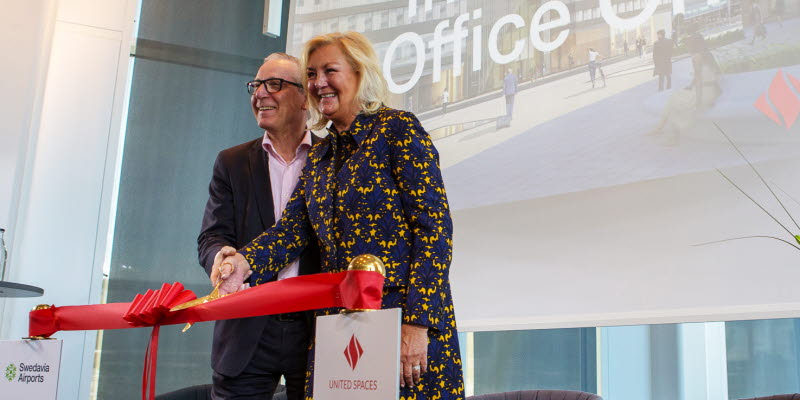 Karl Wistrand och Yvonne Sörensen Björud inviger Office One genom att klippa band Karl Wistrand och Yvonne Sörensen Björud inviger Office One genom att klippa band