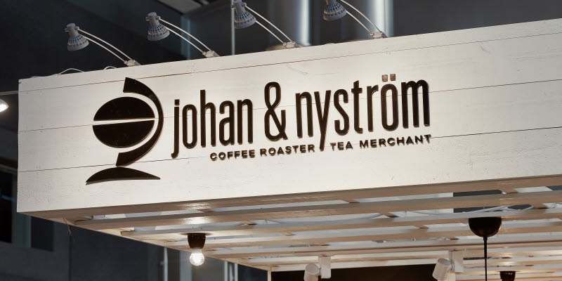 Johan och Nyström skylt i närbild Johan och Nyström skylt i närbild