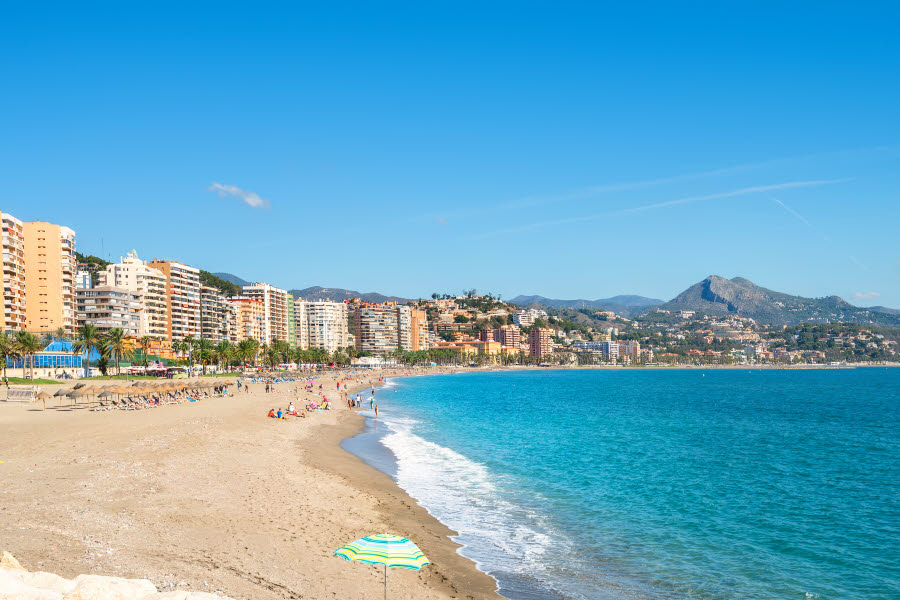 Utsikt över Malaguetastranden i Malaga. Andalusien, Spanien Utsikt över Malaguetastranden i Malaga. Andalusien, Spanien