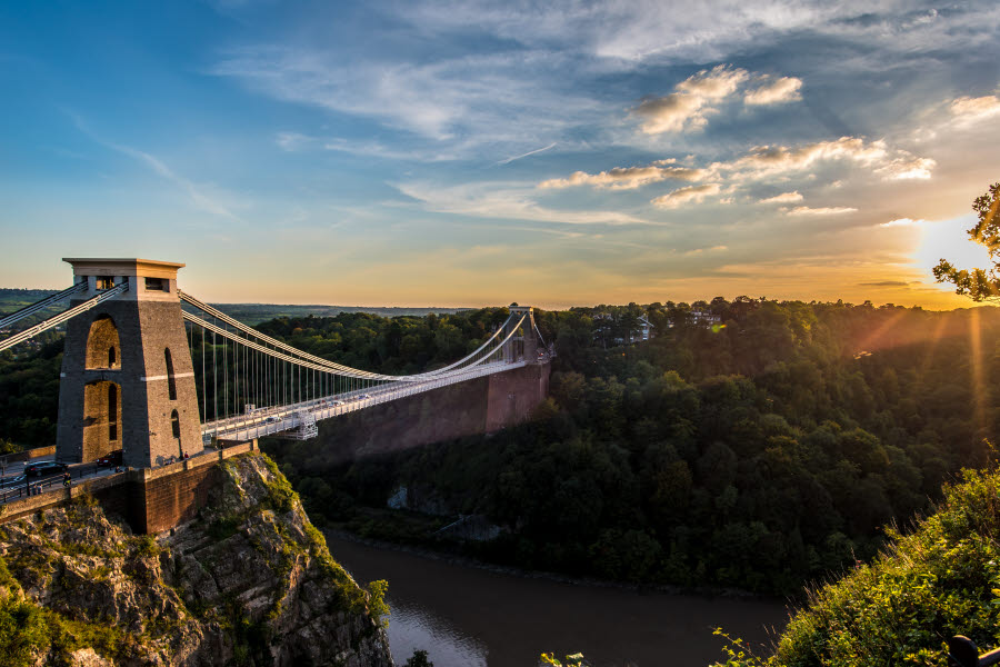 Clifton Suspension Bridge, Bristol i solnedgång Clifton Suspension Bridge, Bristol i solnedgång